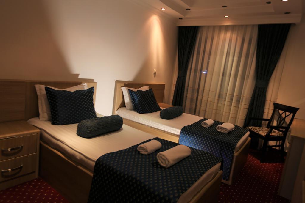 Hotel Pejton Prisztina Zewnętrze zdjęcie