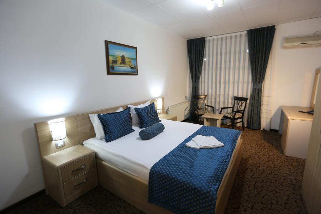 Hotel Pejton Prisztina Zewnętrze zdjęcie