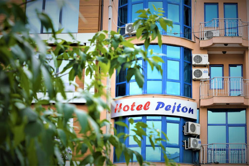 Hotel Pejton Prisztina Zewnętrze zdjęcie