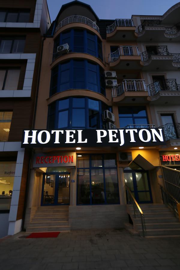 Hotel Pejton Prisztina Zewnętrze zdjęcie